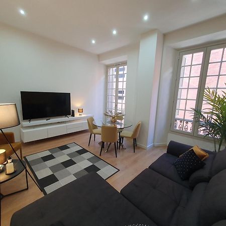 Beautiful Historic Center Apt! Малага Экстерьер фото