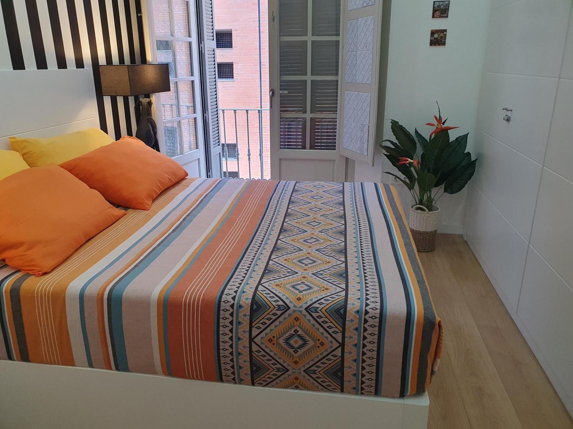 Beautiful Historic Center Apt! Малага Экстерьер фото